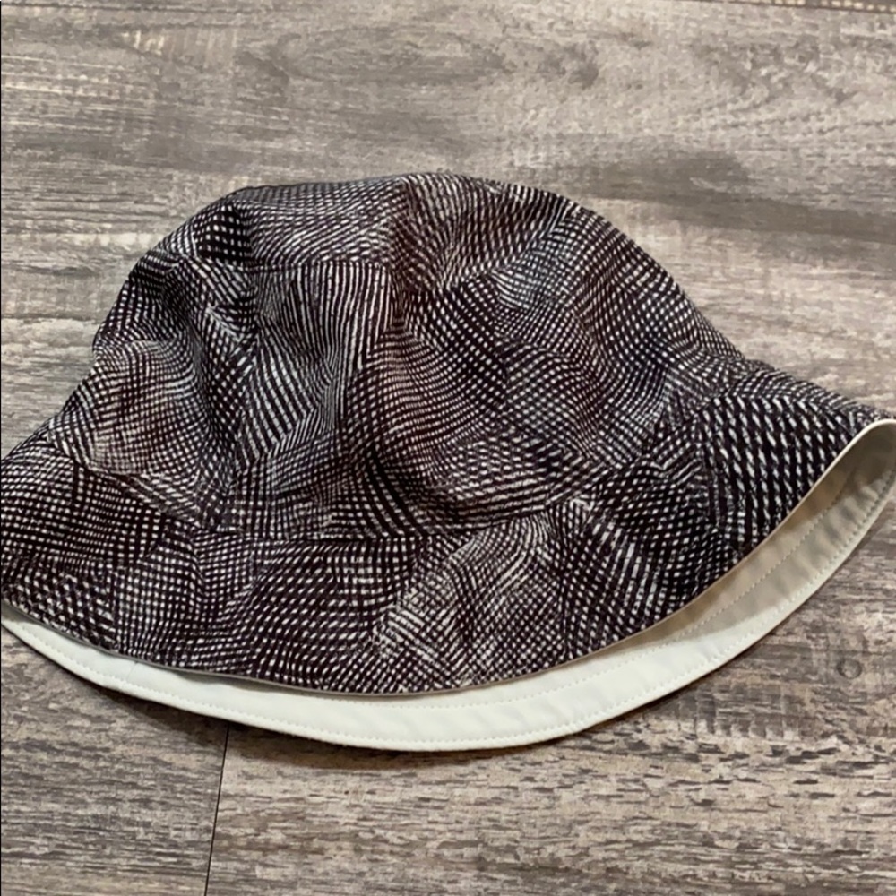 lulu bucket hat